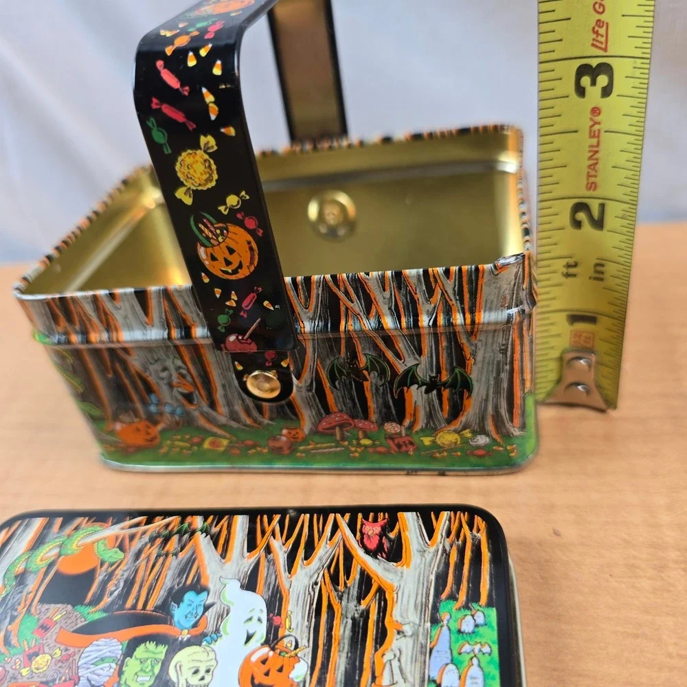 The Munsters Metal Tin Spooky Roadster Grandpa Herman 1965 Artwork 4